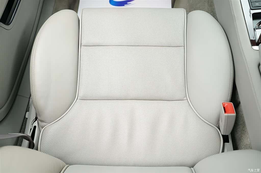 Audi A8L, 2010 16