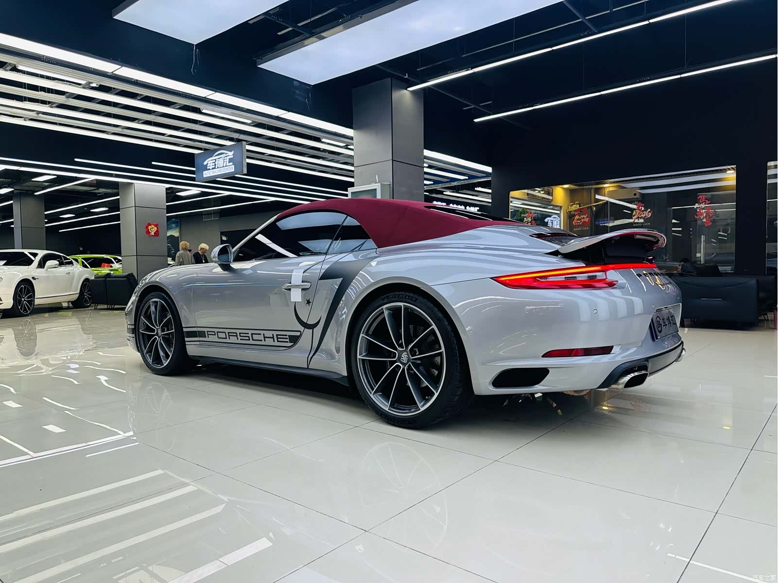 Porsche 911, 2018 9