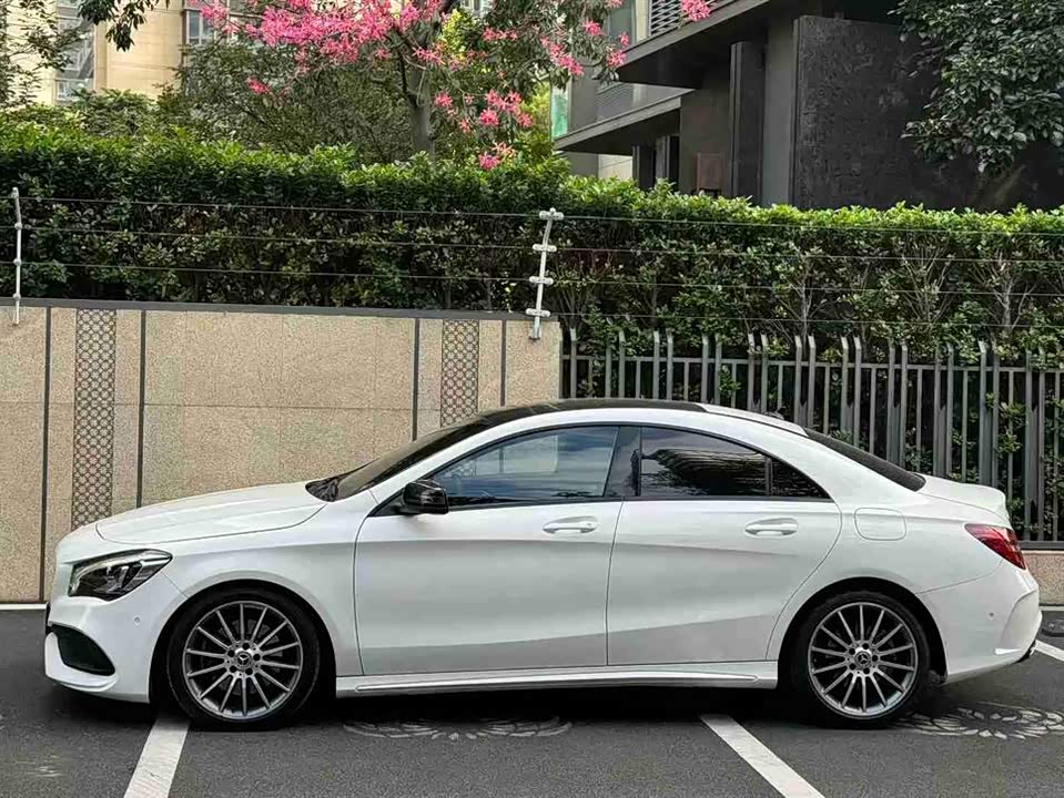Mercedes-Benz CLA