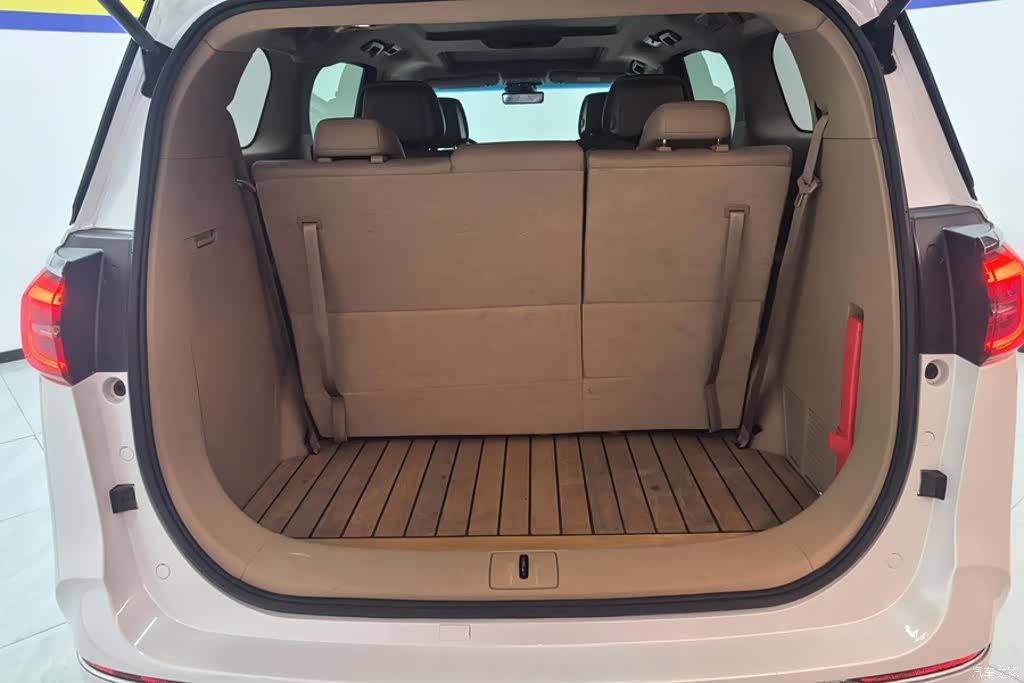 Buick GL8, 2021 4