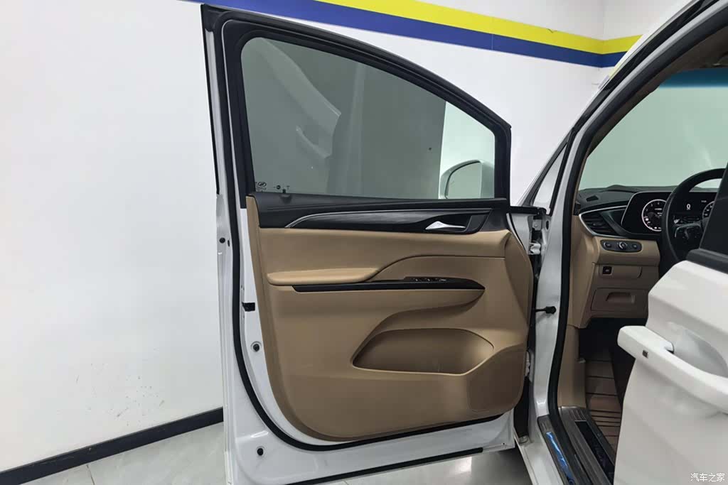 Buick GL8, 2021 7