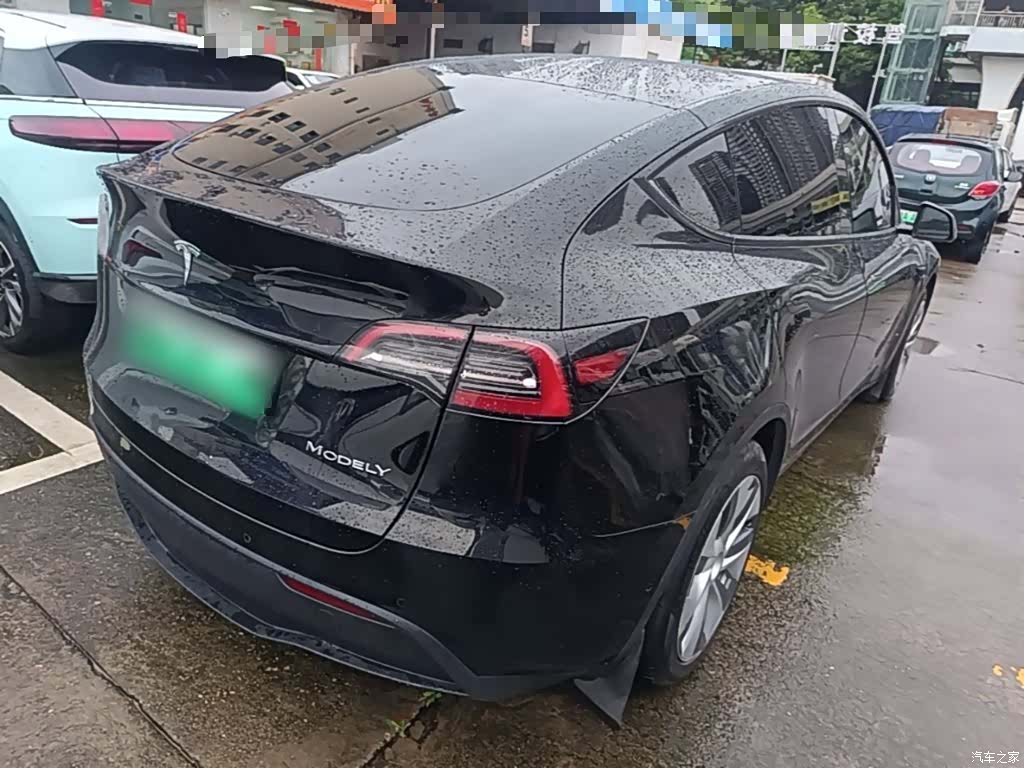 Tesla Model Y, 2023 7
