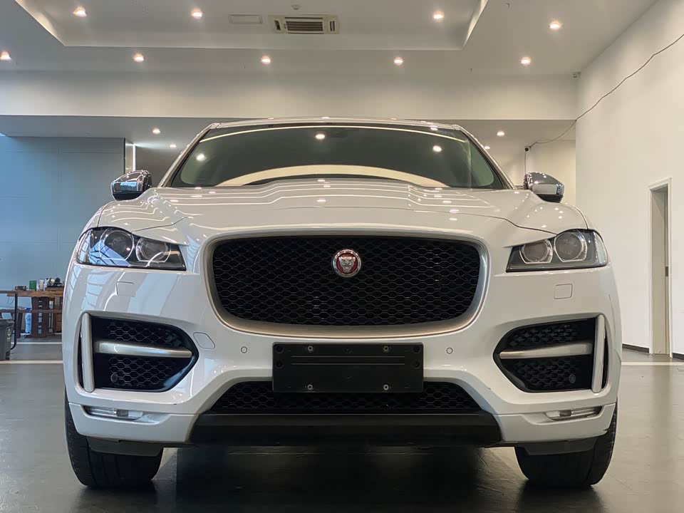 Jaguar F-PACE Jaguar F-PACE