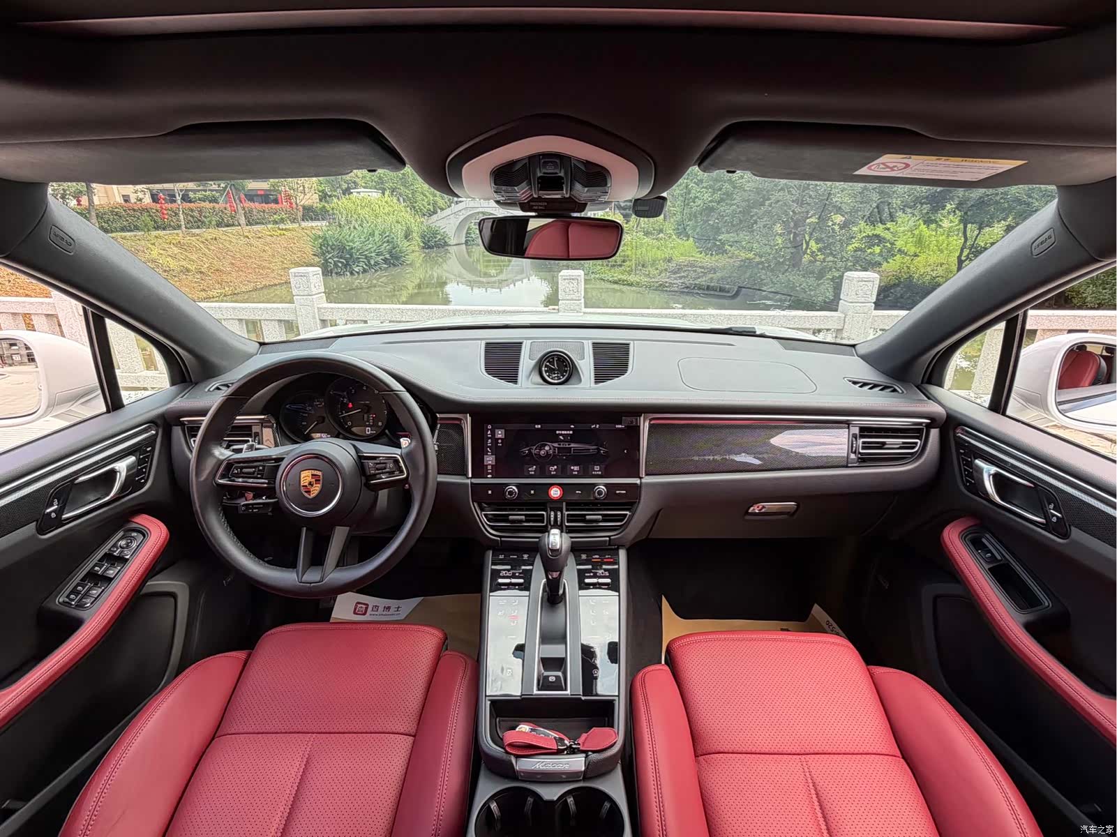 Porsche Macan, 2022 12