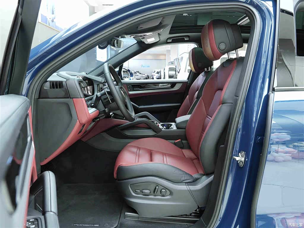 Porsche Cayenne, 2024 12
