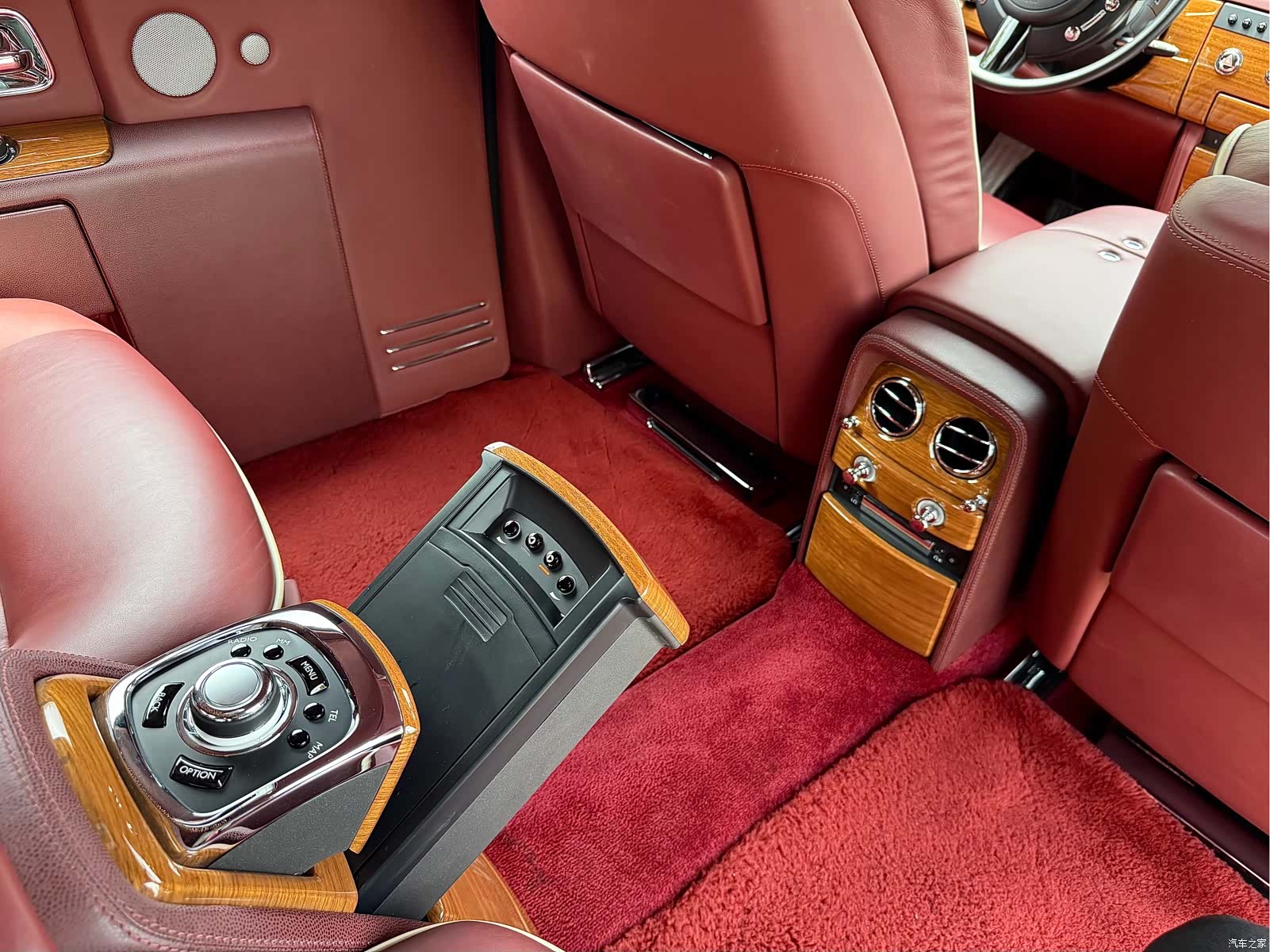 Rolls-Royce Phantom, 2015 18