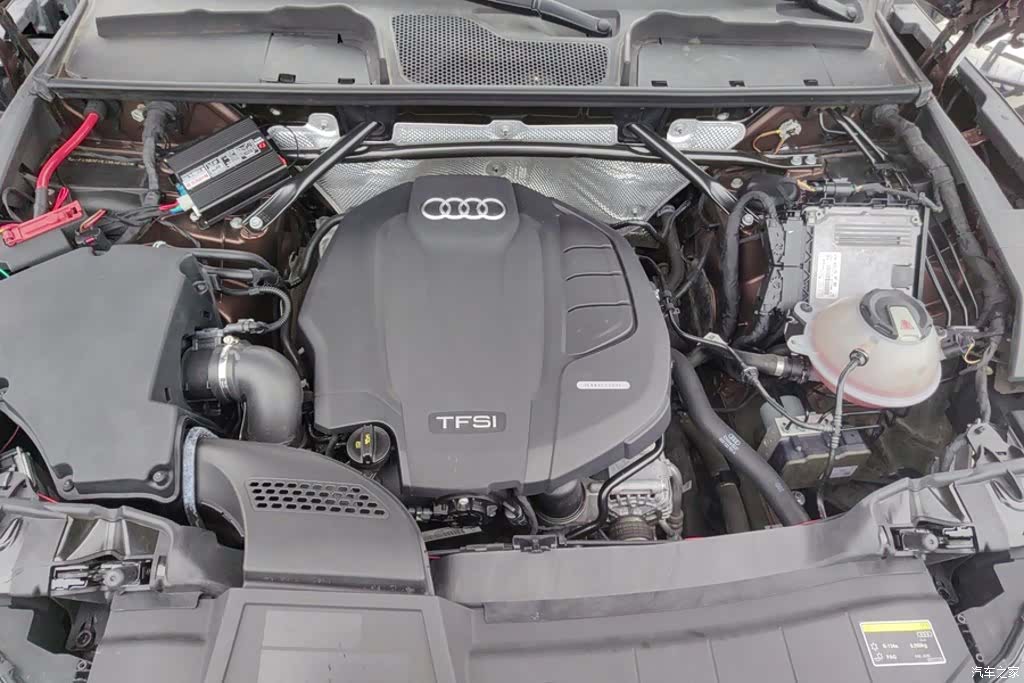 Audi Q5L, 2019 10