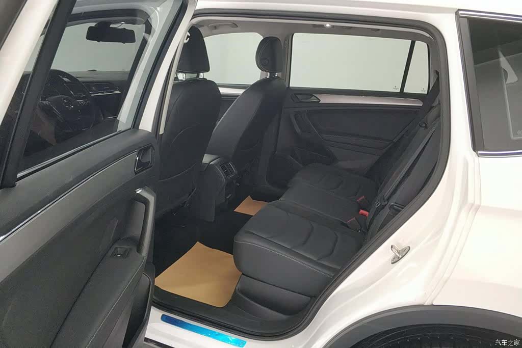 Volkswagen Tiguan L, 2021 11