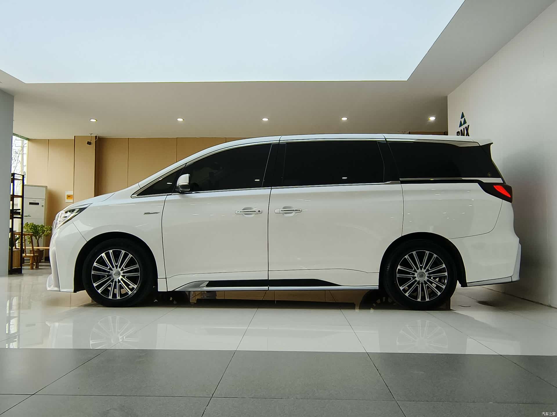 Trumpchi M8, 2022 4