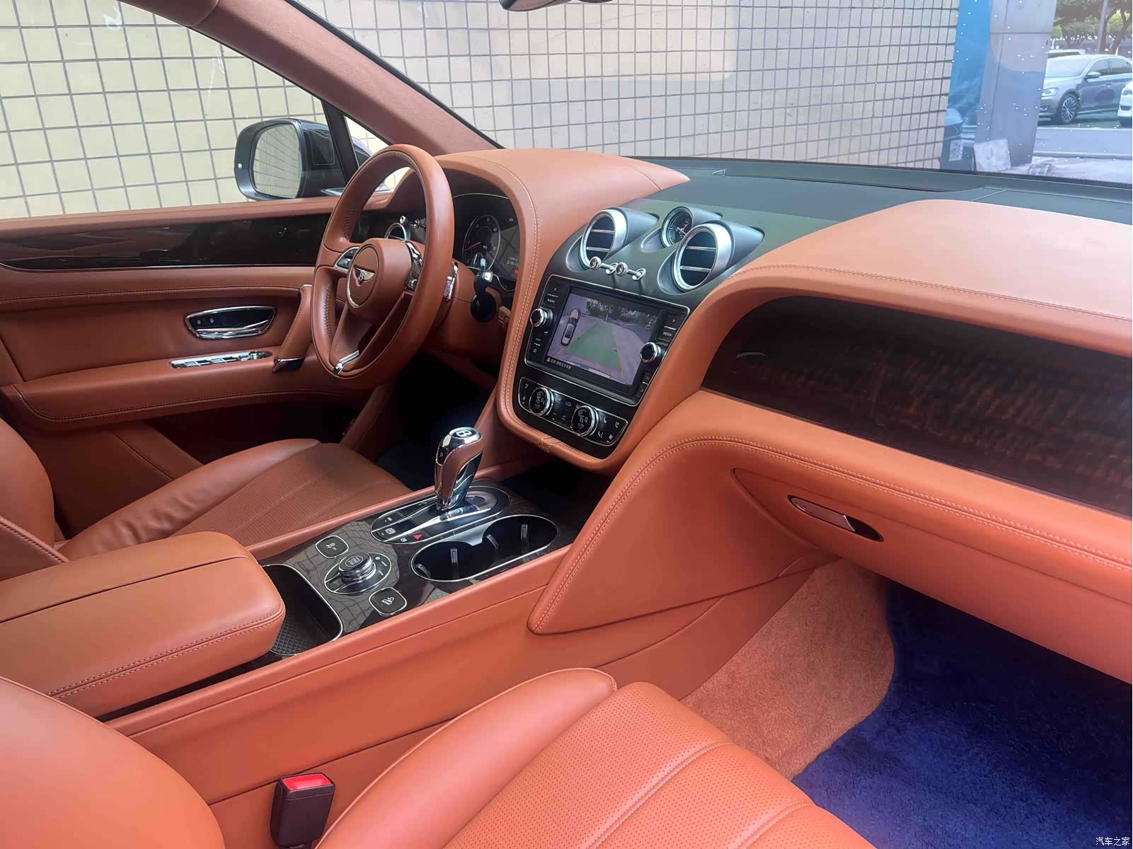 Bentley Bentayga, 2018 8