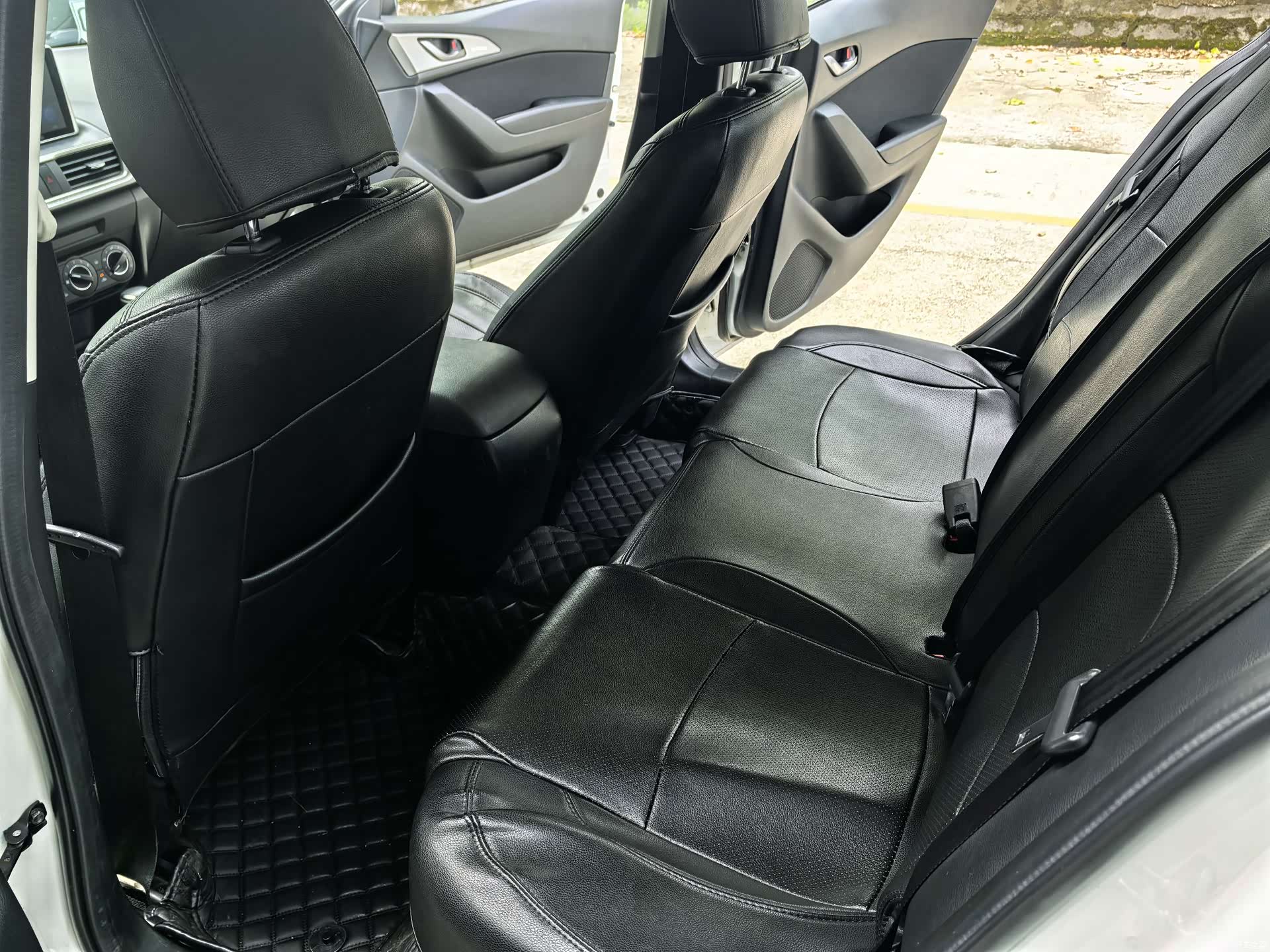 Mazda Mazda3, 2018 9