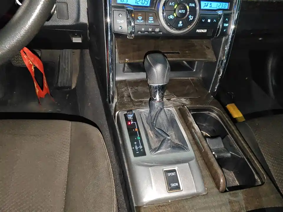 Toyota Reiz