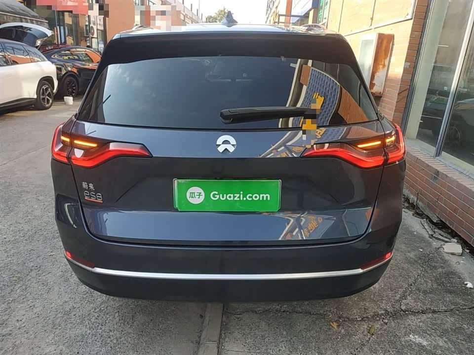 NIO ES8
