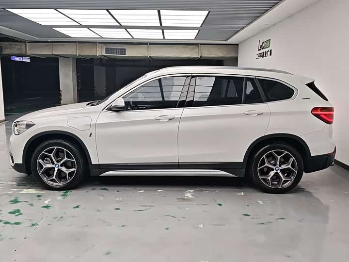 BMW X1 xin neng yuan 2019 xDrive25Le Люкс