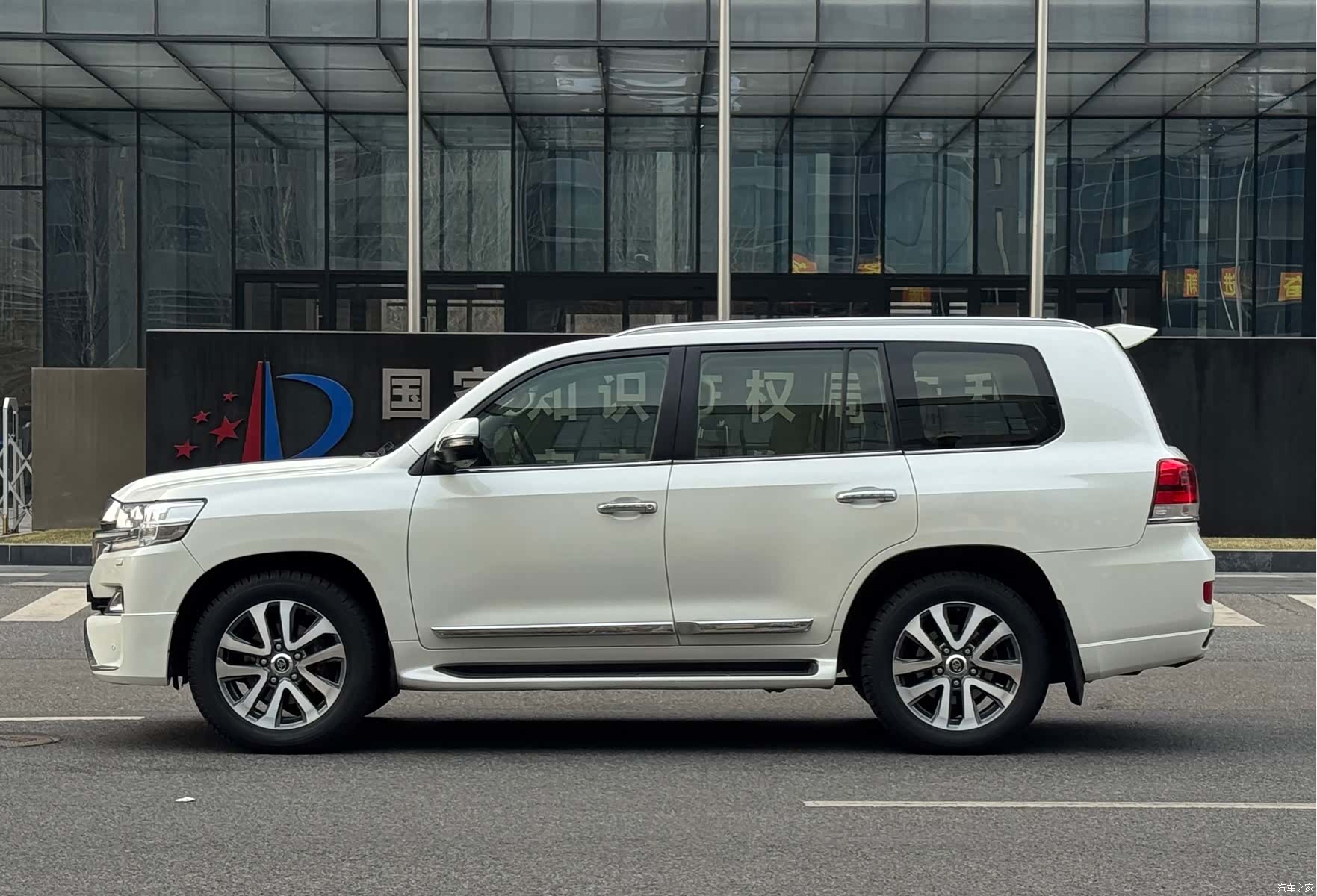 Toyota Land Cruiser, 2017 3