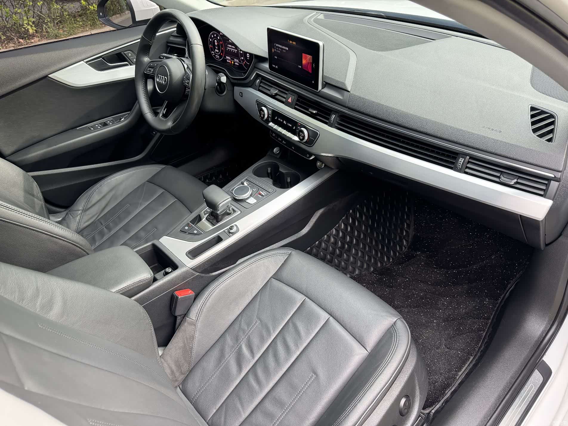 Audi A4L, 2018 7