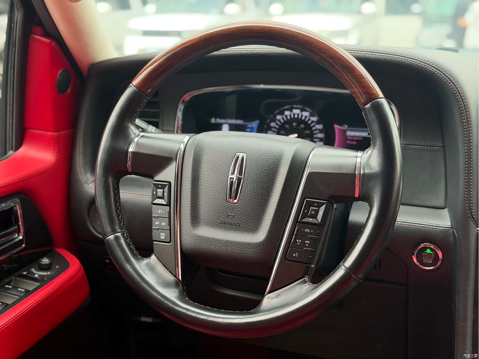 Lincoln Navigator, 2017 12