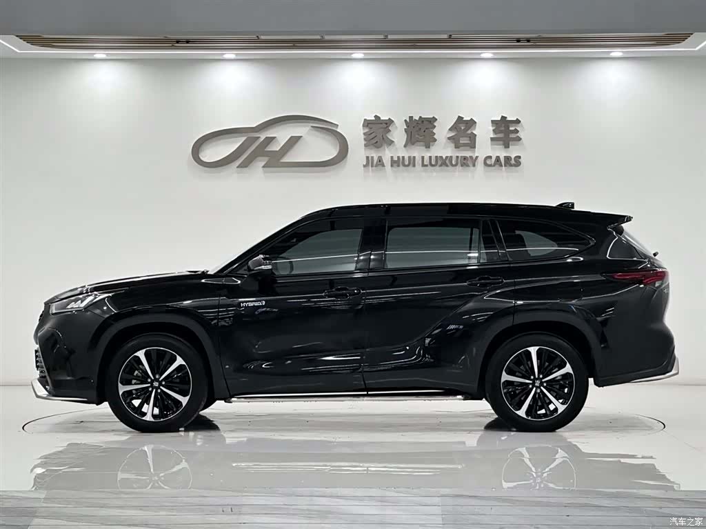 Toyota Crown, 2024 4