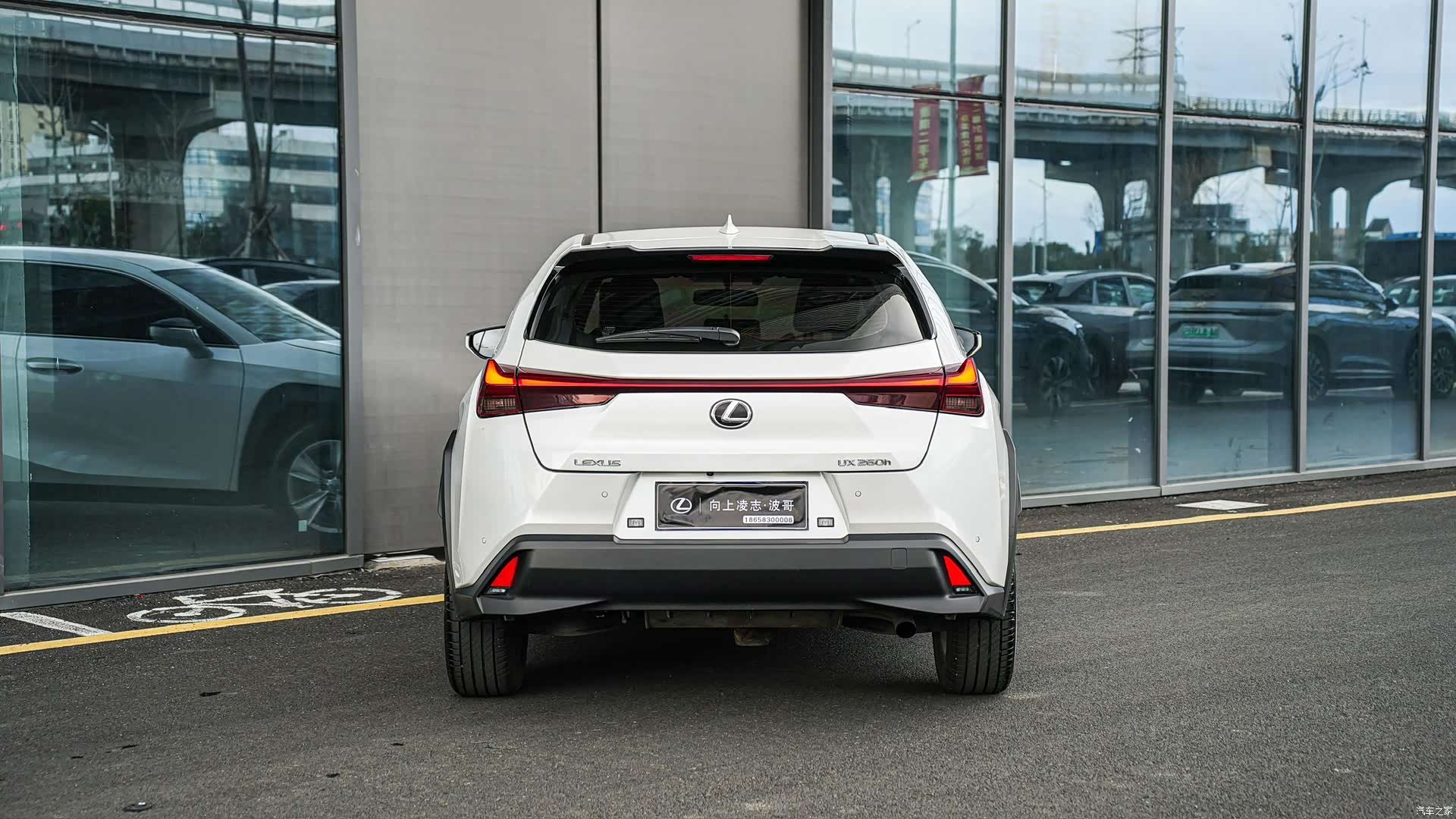 Lexus UX, 2023 все фото