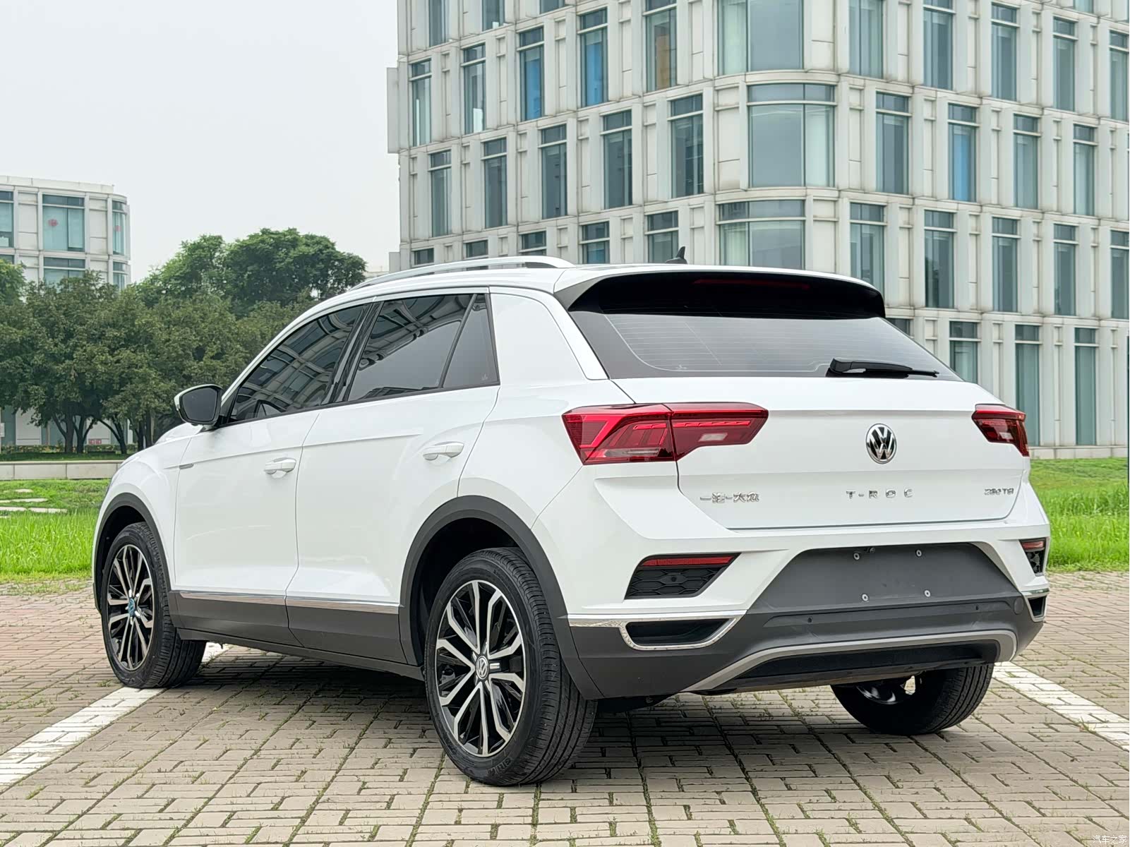 Volkswagen T-ROC, 2019 12