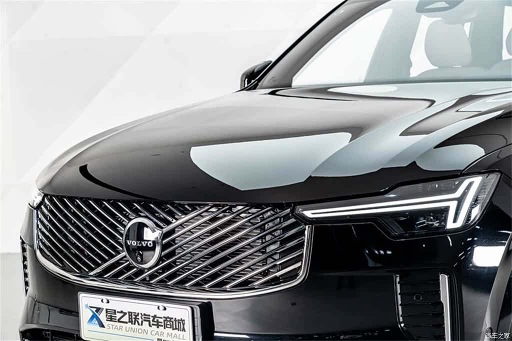 Volvo XC90, 2026 4