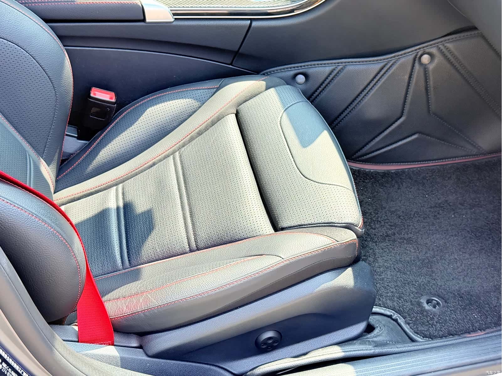 Mercedes-Benz C-Class, 2022 14