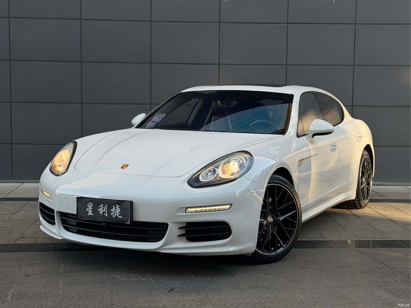 Porsche Panamera, 2014 1