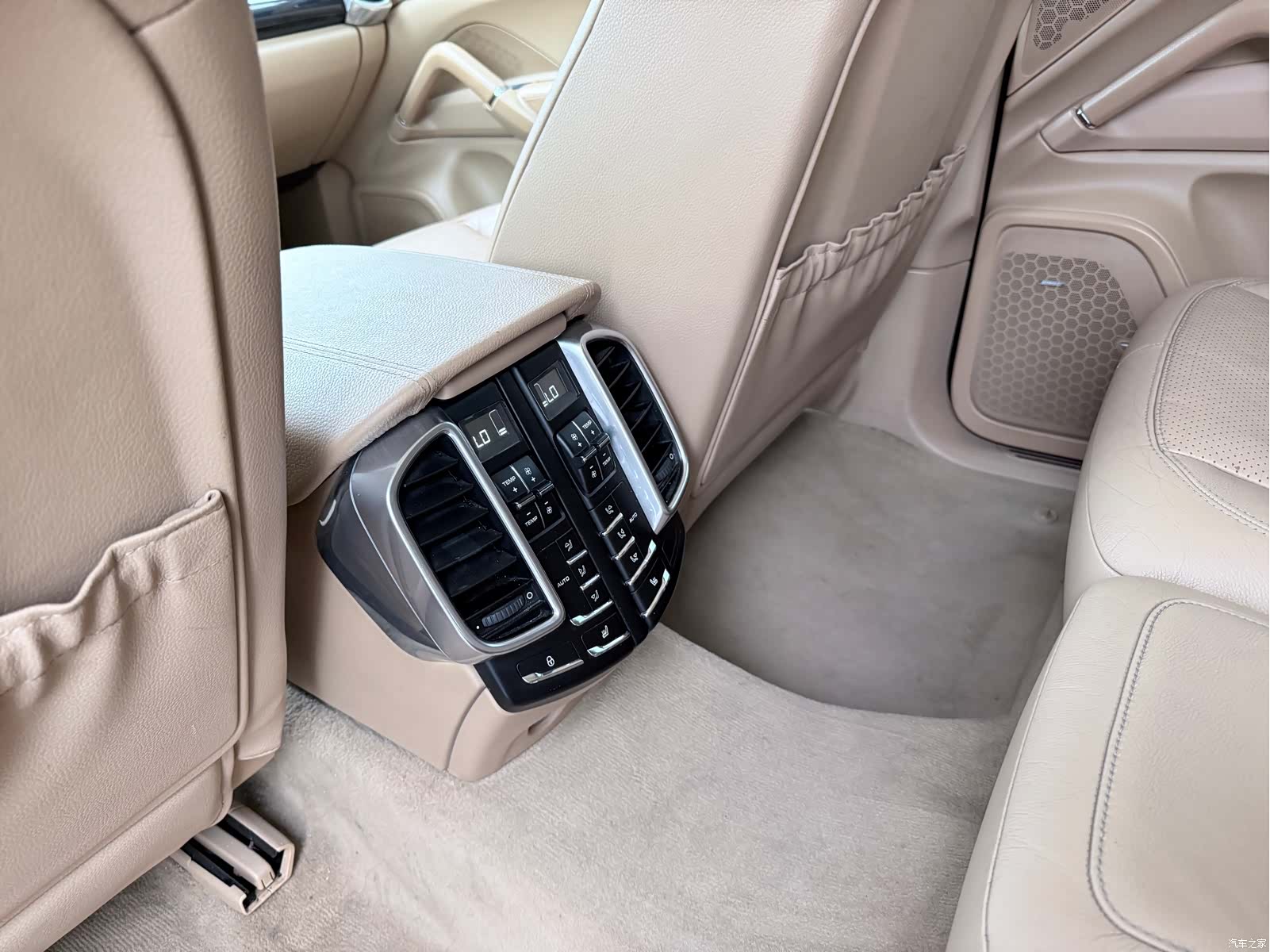 Porsche Cayenne, 2012 9