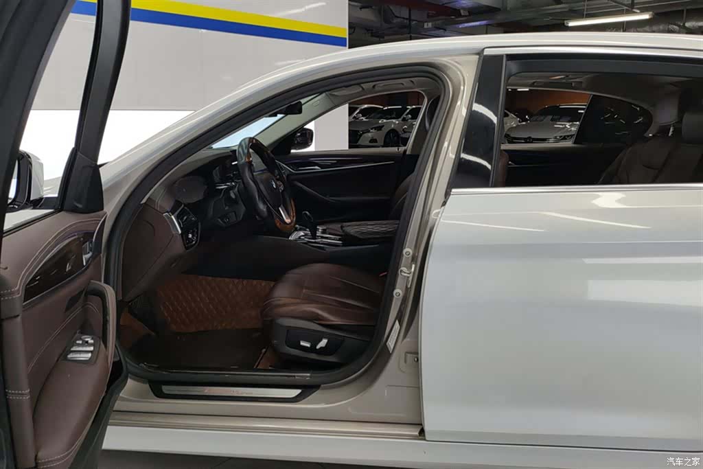 BMW 5 Series, 2020 9