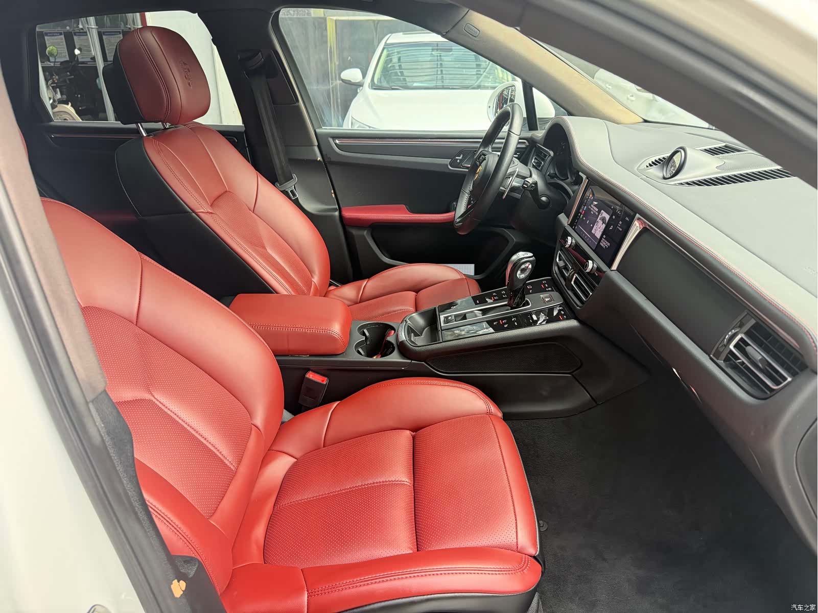 Porsche Macan, 2022 3