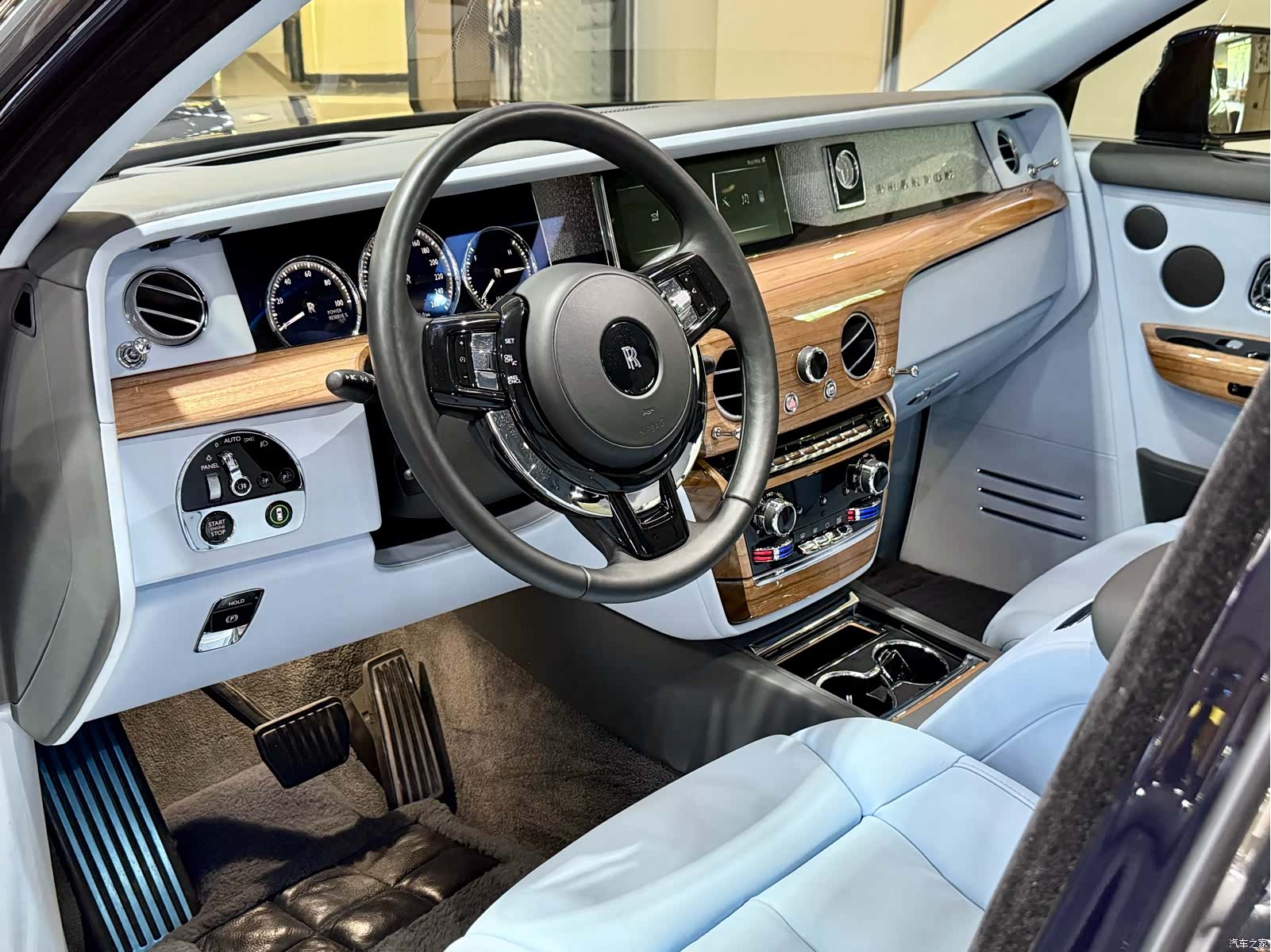 Rolls-Royce Phantom, 2020 9