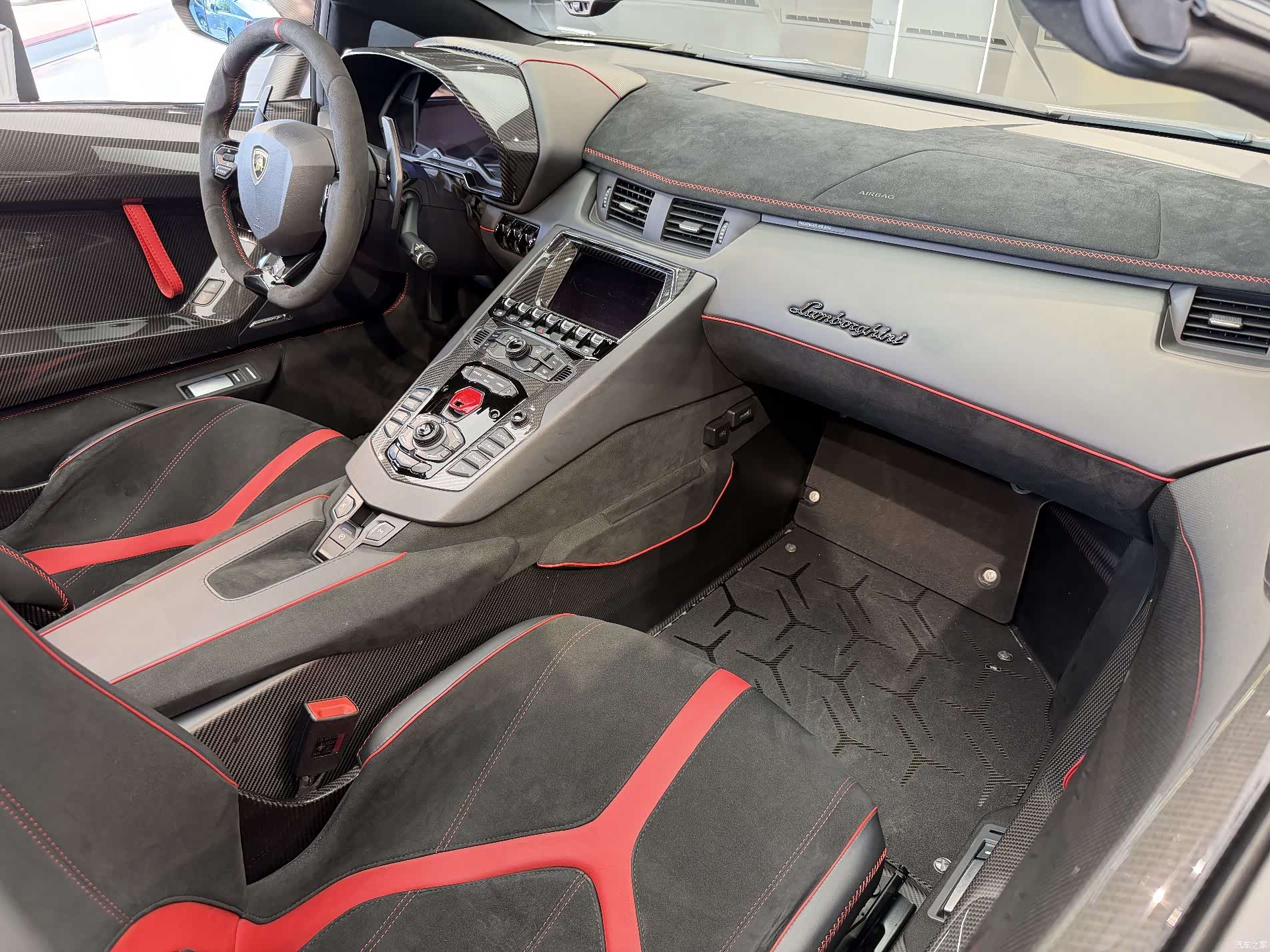 Lamborghini Aventador, 2020 10