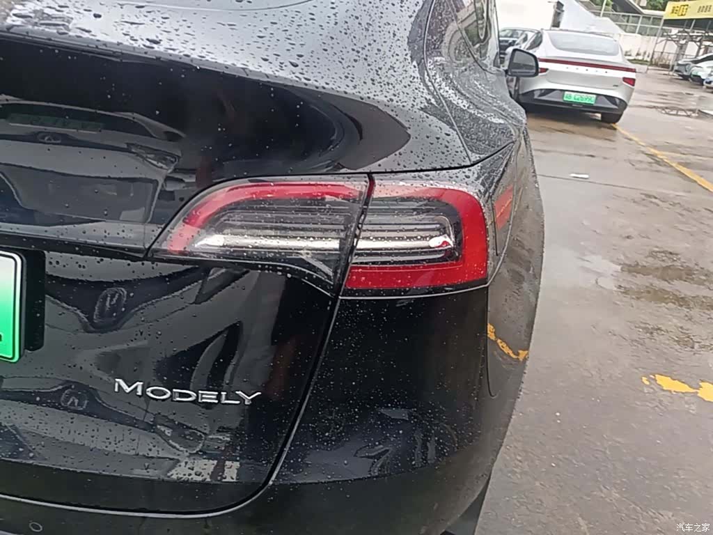 Tesla Model Y, 2023 8