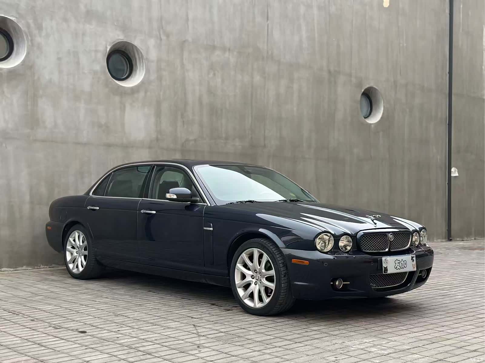 Jaguar XJ, 2008 3