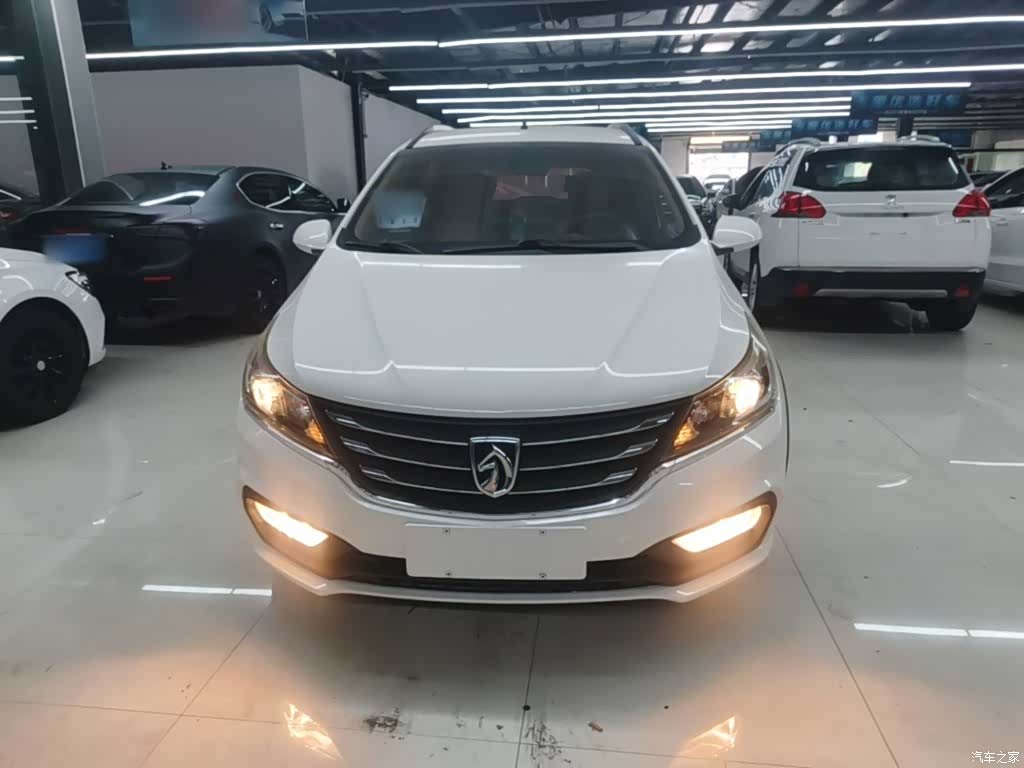 Wuling 310W, 2018 3