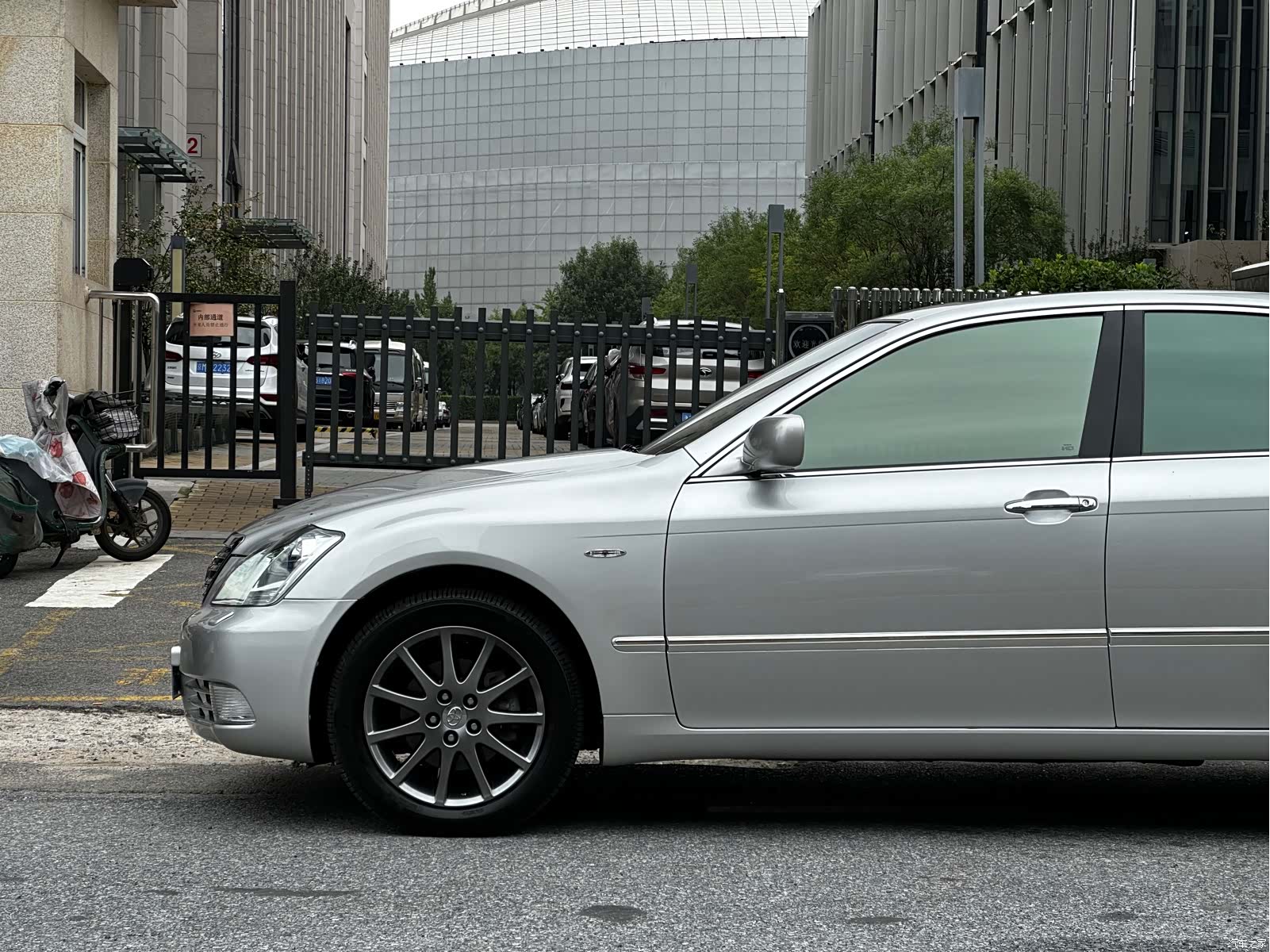 Toyota Crown, 2008 все фото