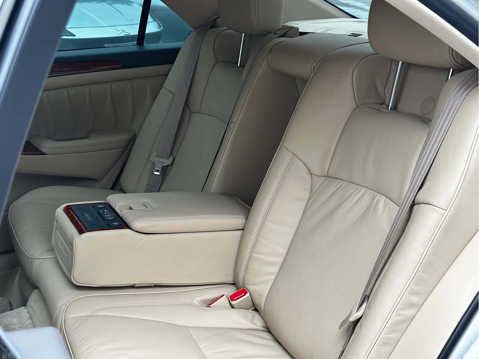 Toyota Crown, 2008 27