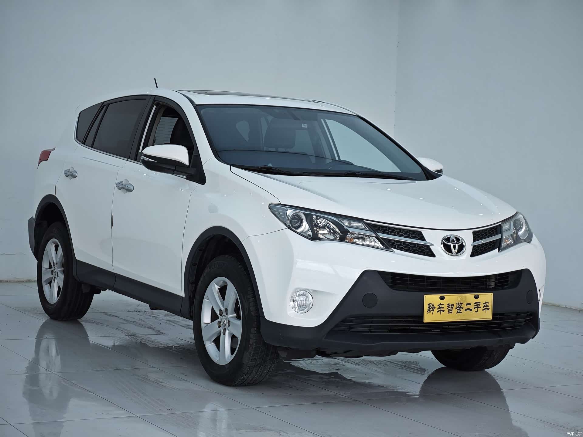 Toyota RAV4, 2014 3