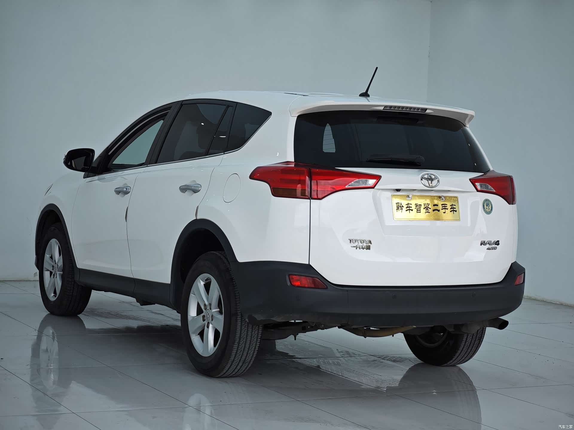 Toyota RAV4, 2014 4