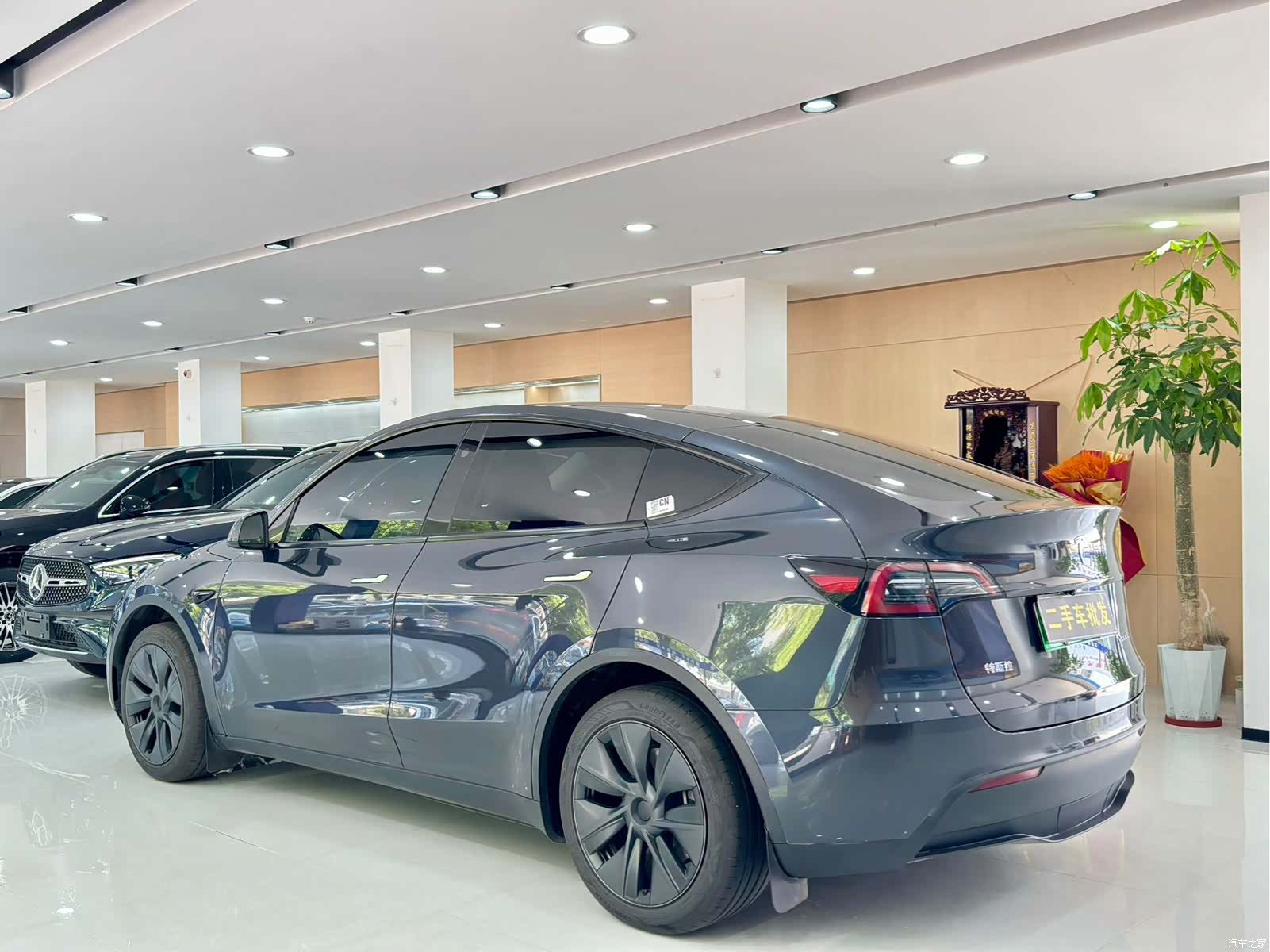 Tesla Model Y, 2024 8