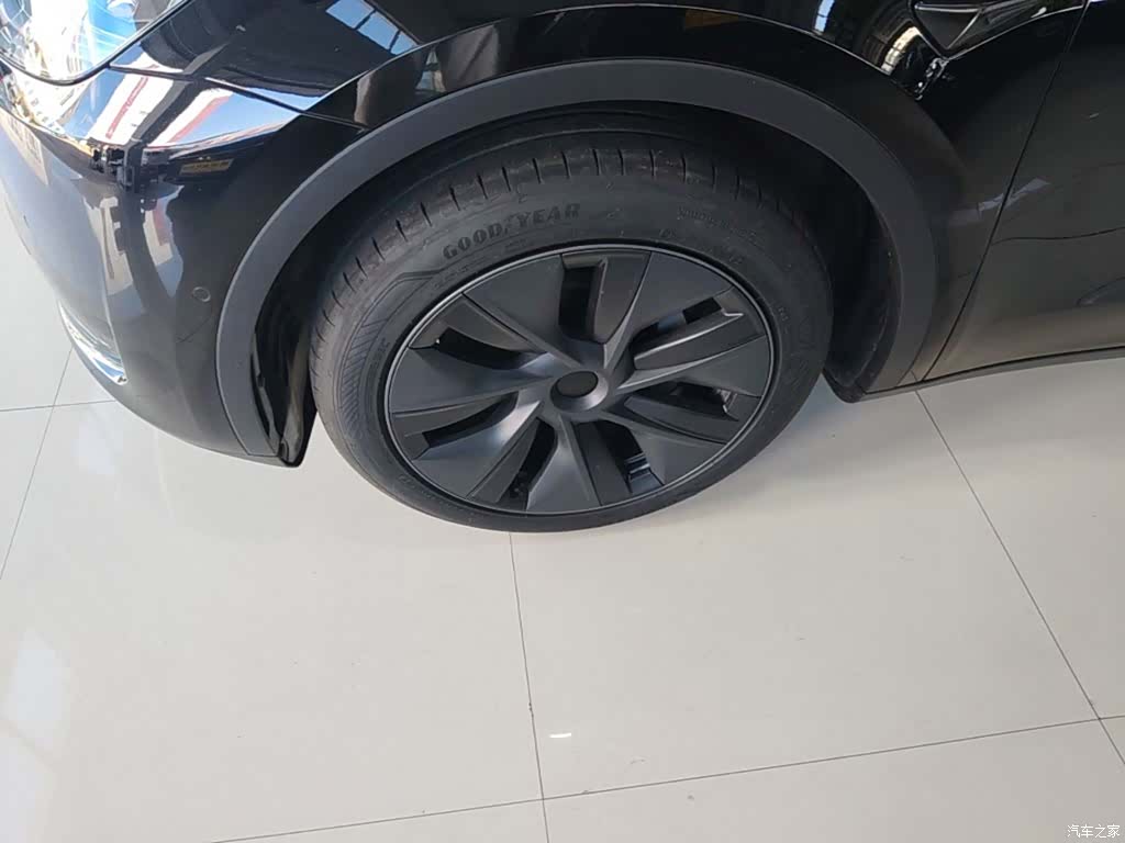 Tesla Model Y, 2024 23