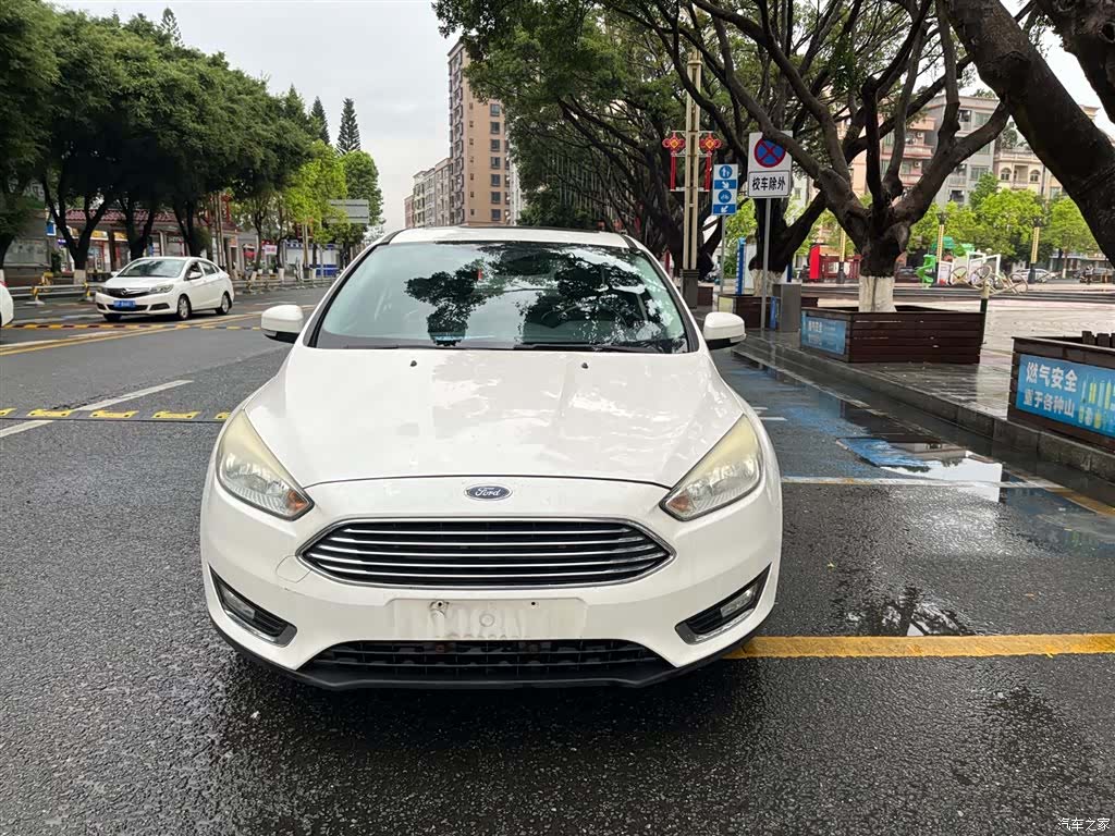 Ford Focus, 2015 10