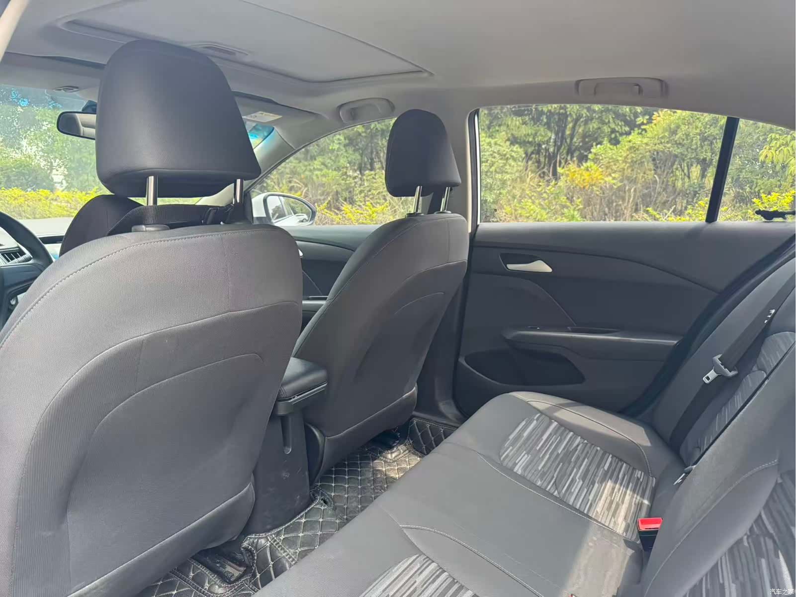 Chevrolet 320, 2019 7