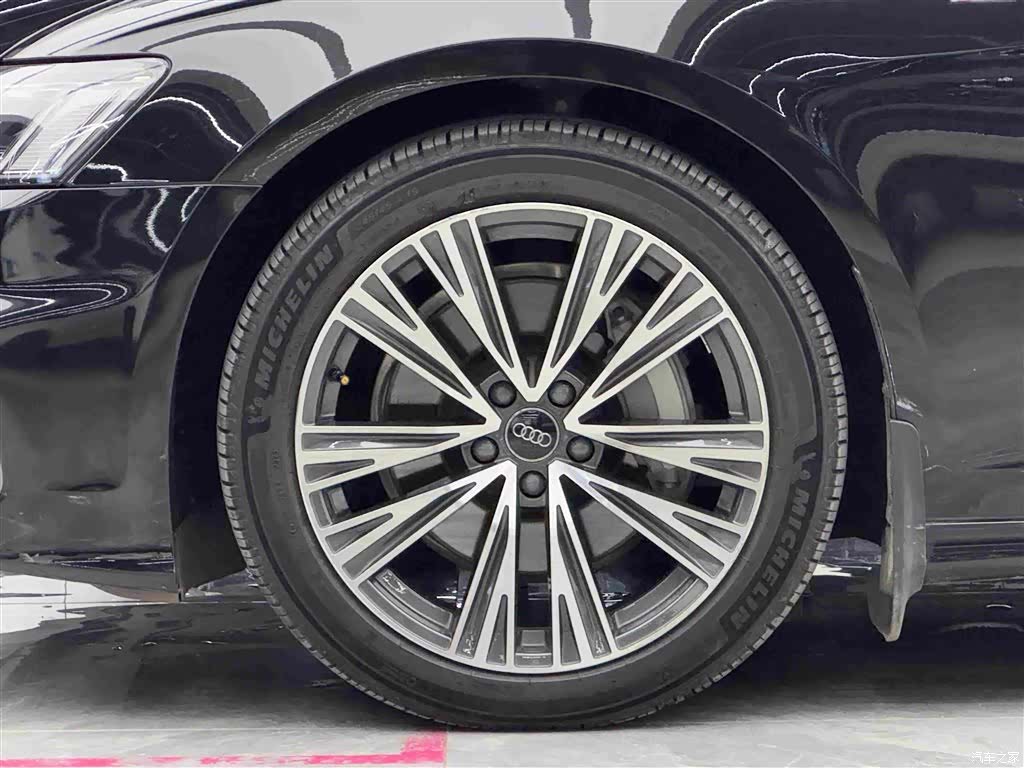 Audi A6L, 2019 4