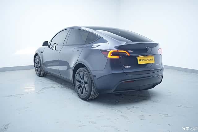 Tesla Model Y, 2024 10