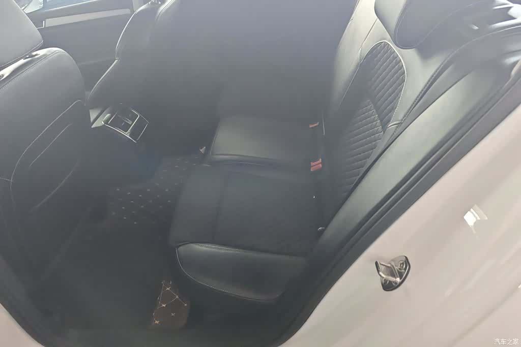 Skoda Superb, 2018 11