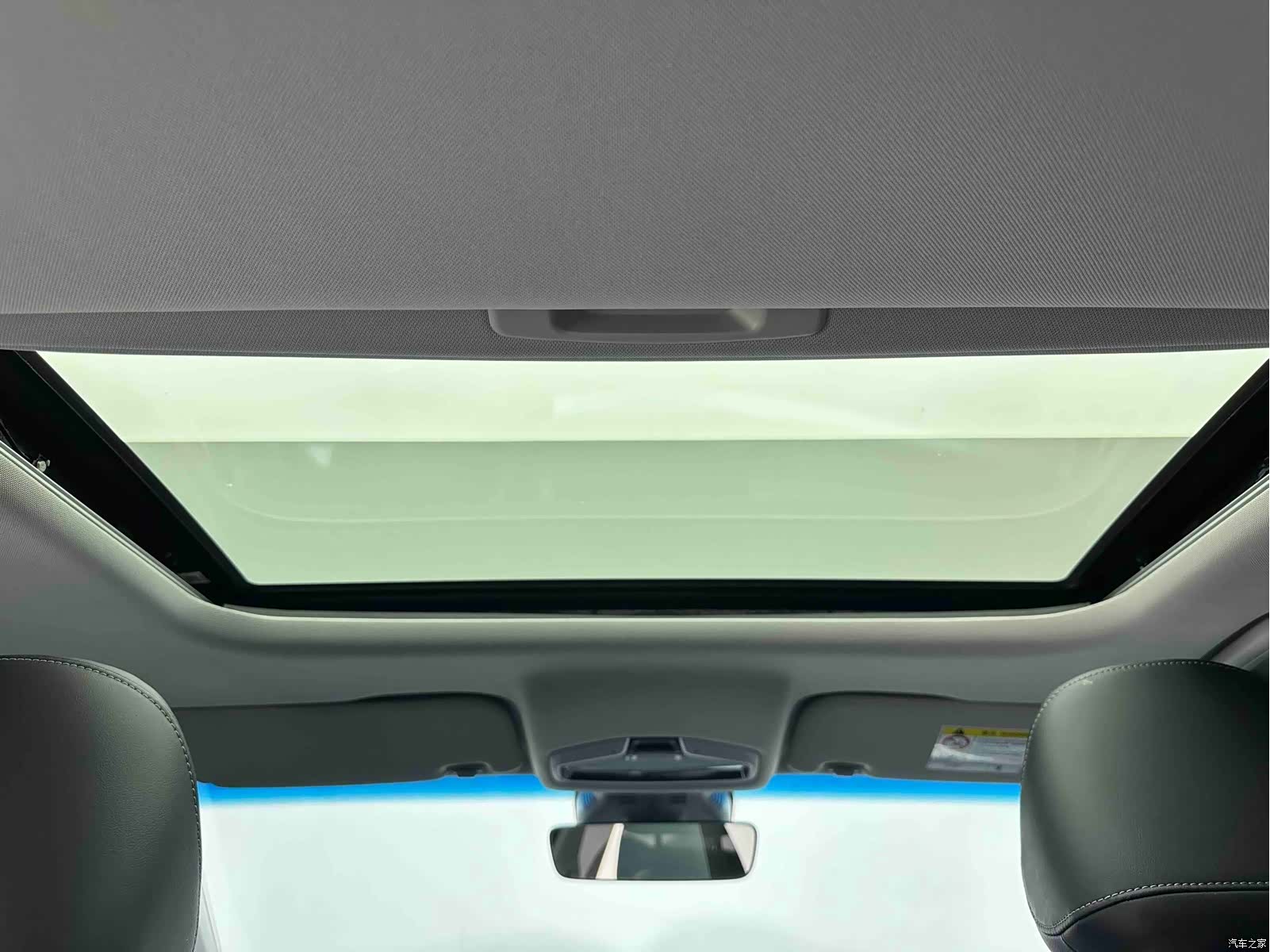 Geely Emgrand, 2022 14