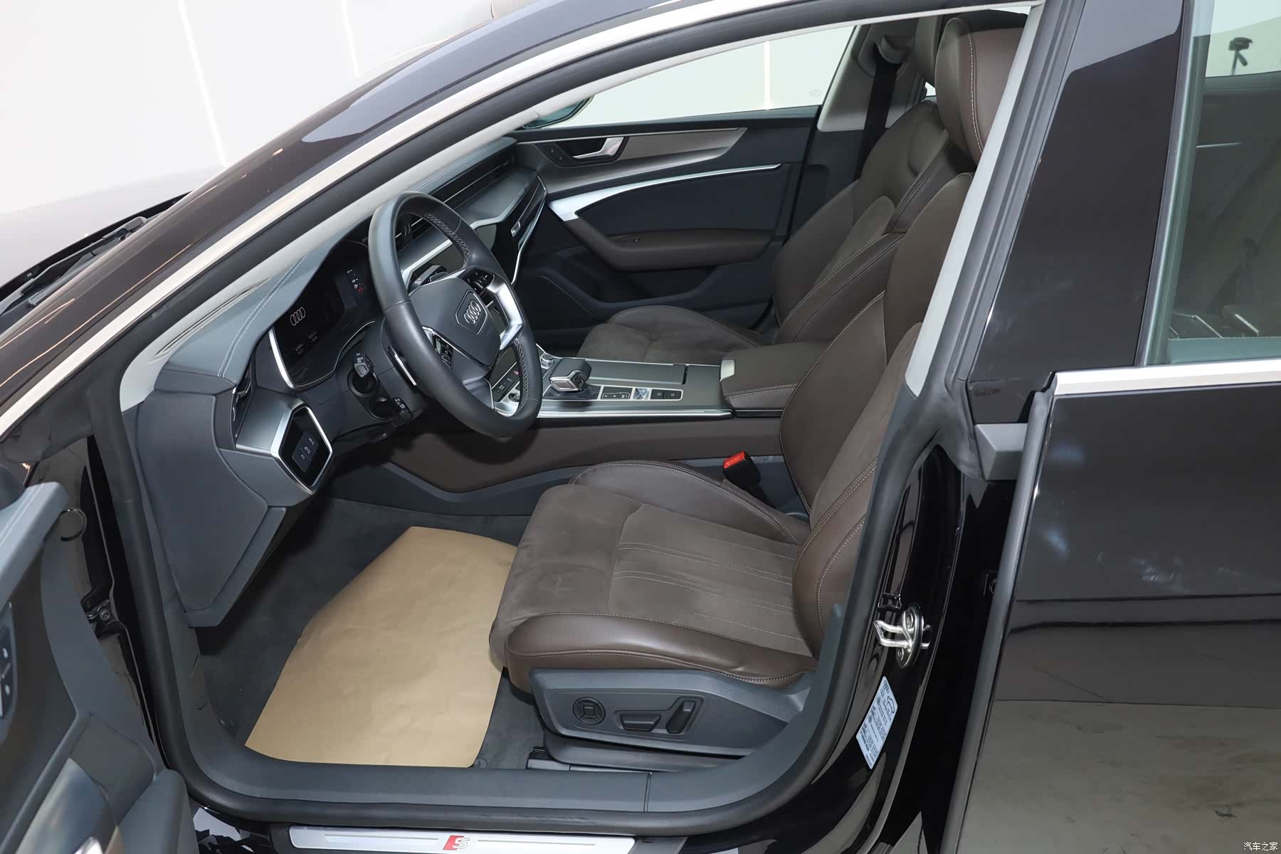 Audi A7L, 2024 27