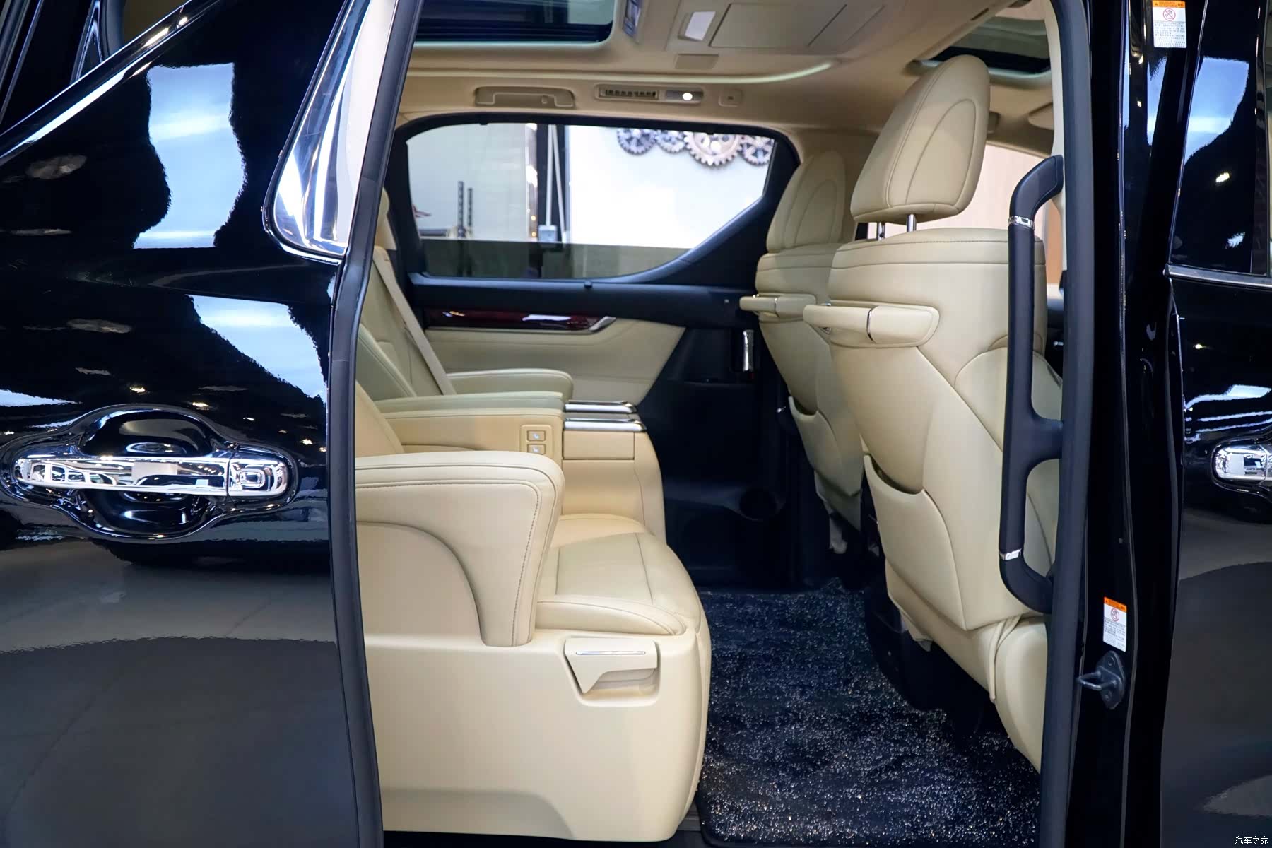 Toyota Alphard, 2016 12