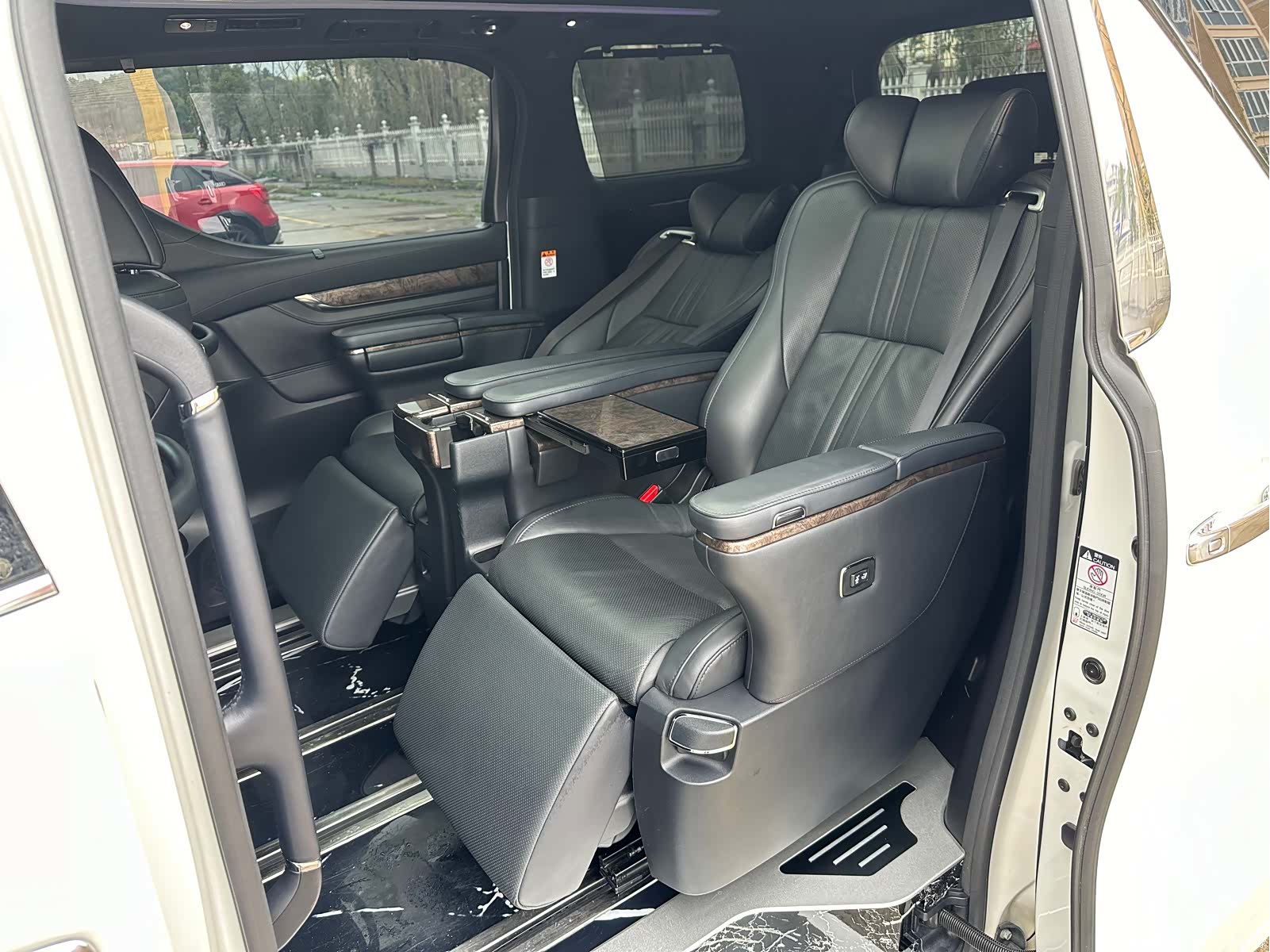 Toyota Alphard, 2022 6